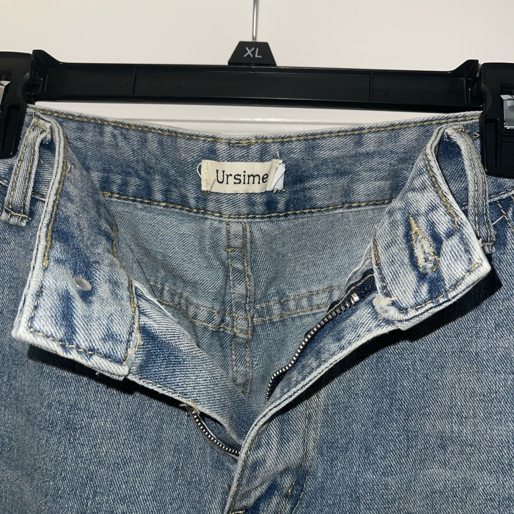 Flower Embroidery Ripped Pearl Decor Denim Jeans - Picture 6 of 7